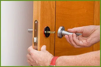 Neighborhood Locksmith Services Vancouver, WA 360-526-4631 - 14-install-new-Lock